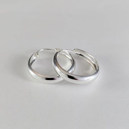 Hollow Curve Hoop Earrings in Sterling Silver (30mm)