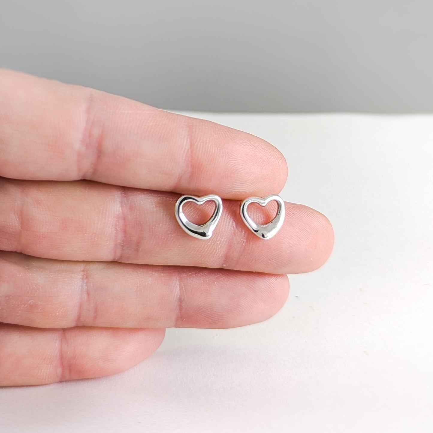 An Open Heart Stud Earrings in Sterling Silver